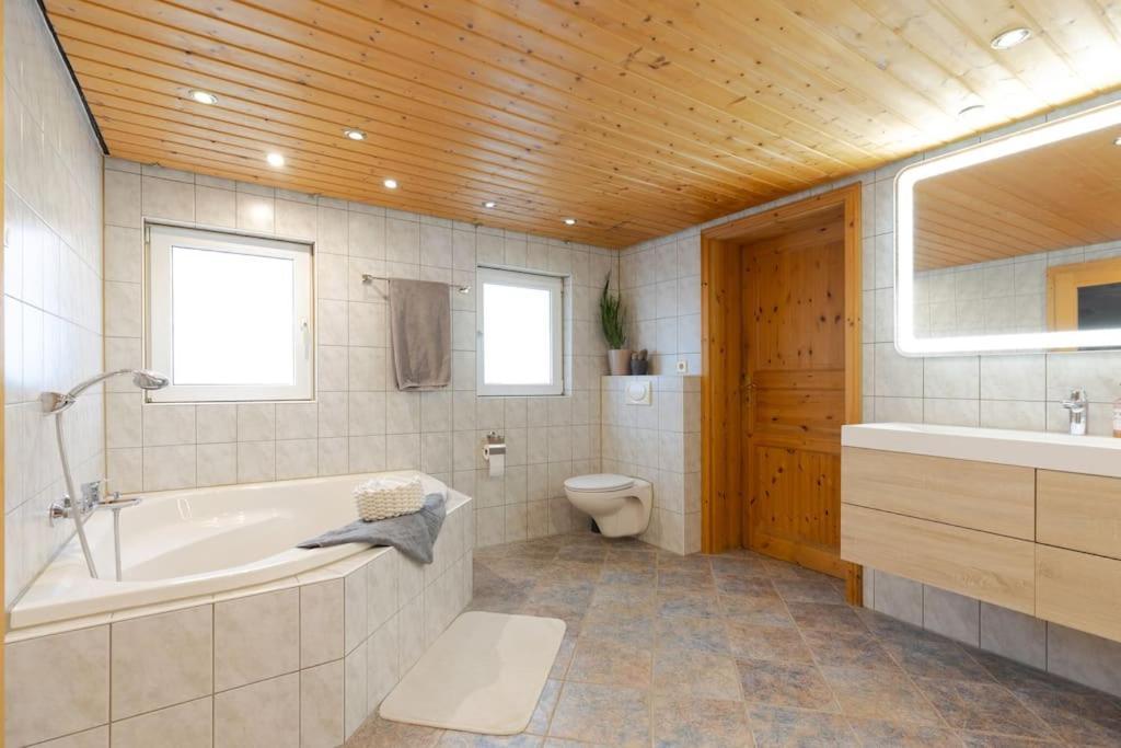 Helles Gaestehaus In St. Johann Sankt Johann  エクステリア 写真